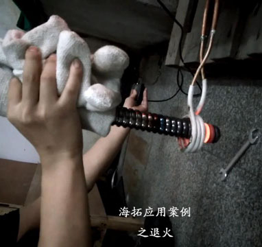 高頻加熱機對螺紋鋼萝莉社在线免费观看加熱退火試樣打樣視頻