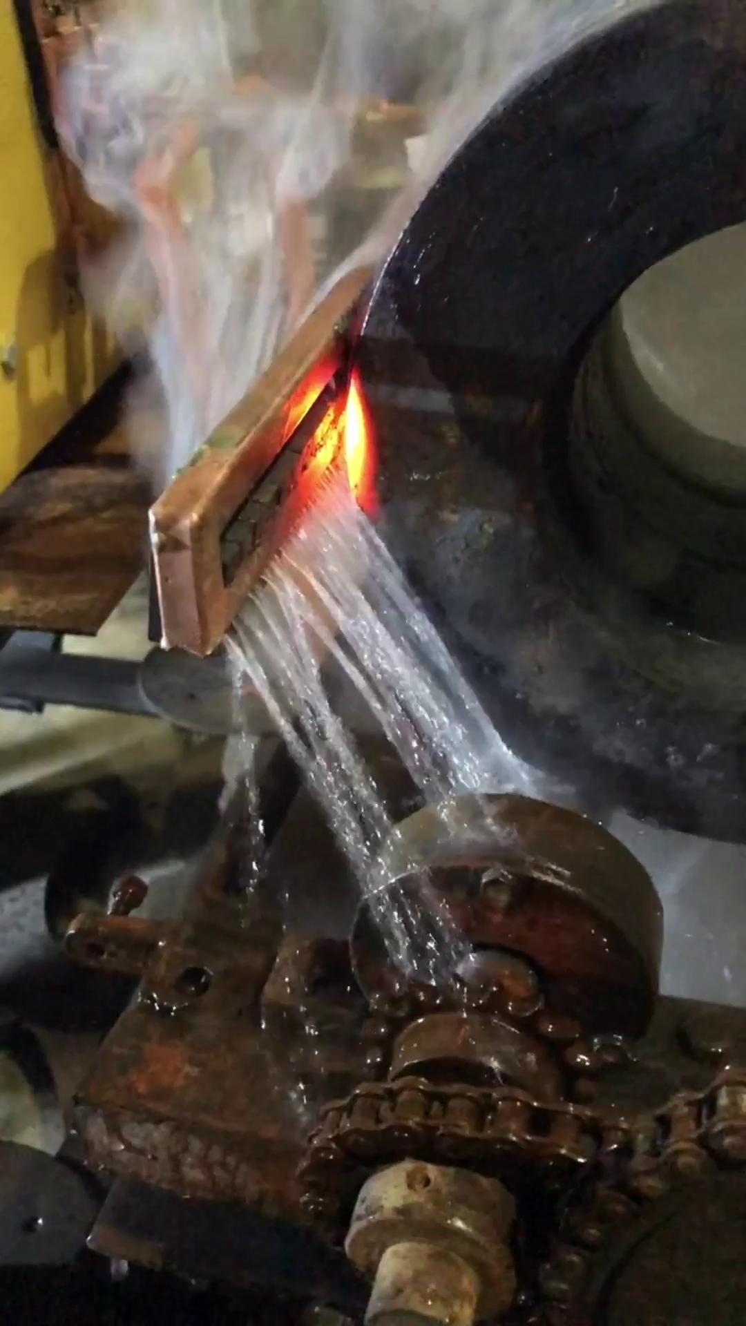 中頻萝莉社网站下载 數控淬火機床 大型工件表麵淬火熱處理