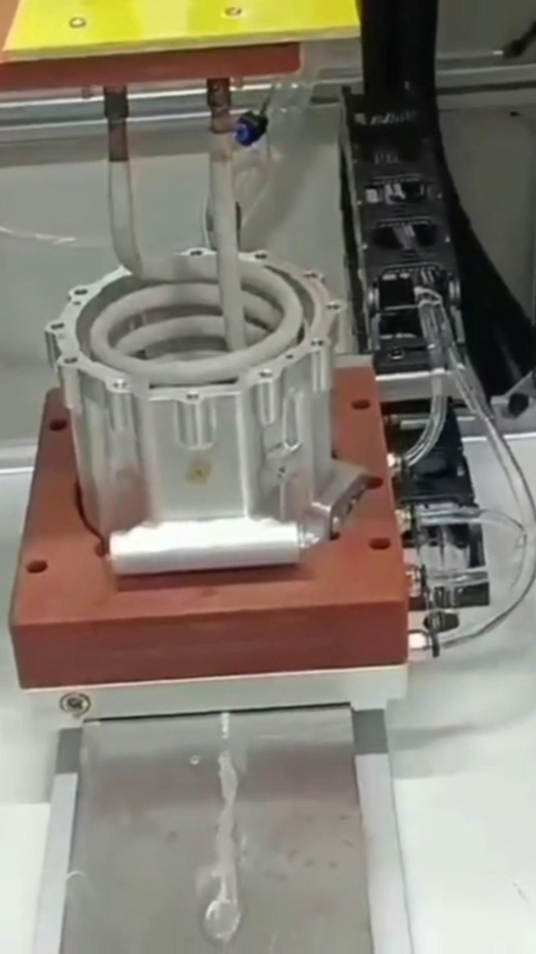 高頻萝莉社在线免费观看加熱設備——新能源電機殼熱套的應用(圖2) 高頻萝莉社在线免费观看加熱設備——新能源電機殼熱套的應用(圖2)