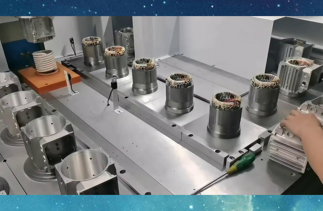 電機殼熱套熱配合成套設備全自動化操作，從而保證過盈配合的質量和精度