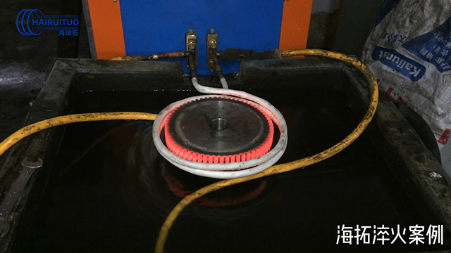 超音頻萝莉社在线免费观看加熱設備對直徑300mm齒輪淬火