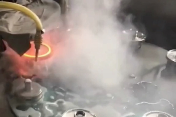 高頻淬火高頻萝莉社在线免费观看加熱設備 齒輪 鏈輪 零件表麵淬火 