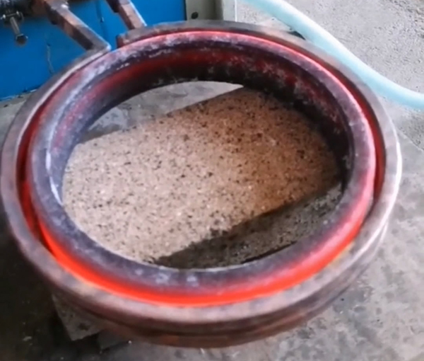 中頻萝莉社在线免费观看加熱設備對軸承套加熱做熱配合工藝